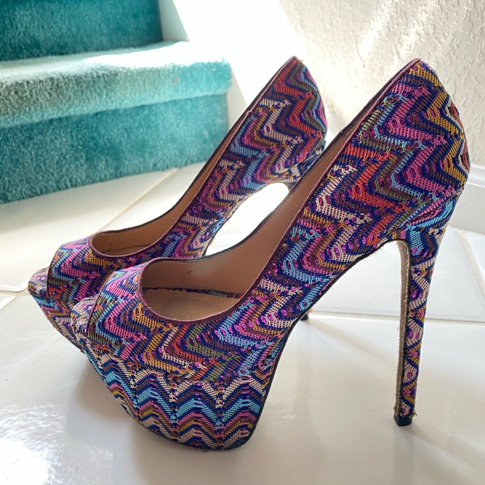 LIMITED EDITION✨ Betsey Johnson Barrdot stilettos